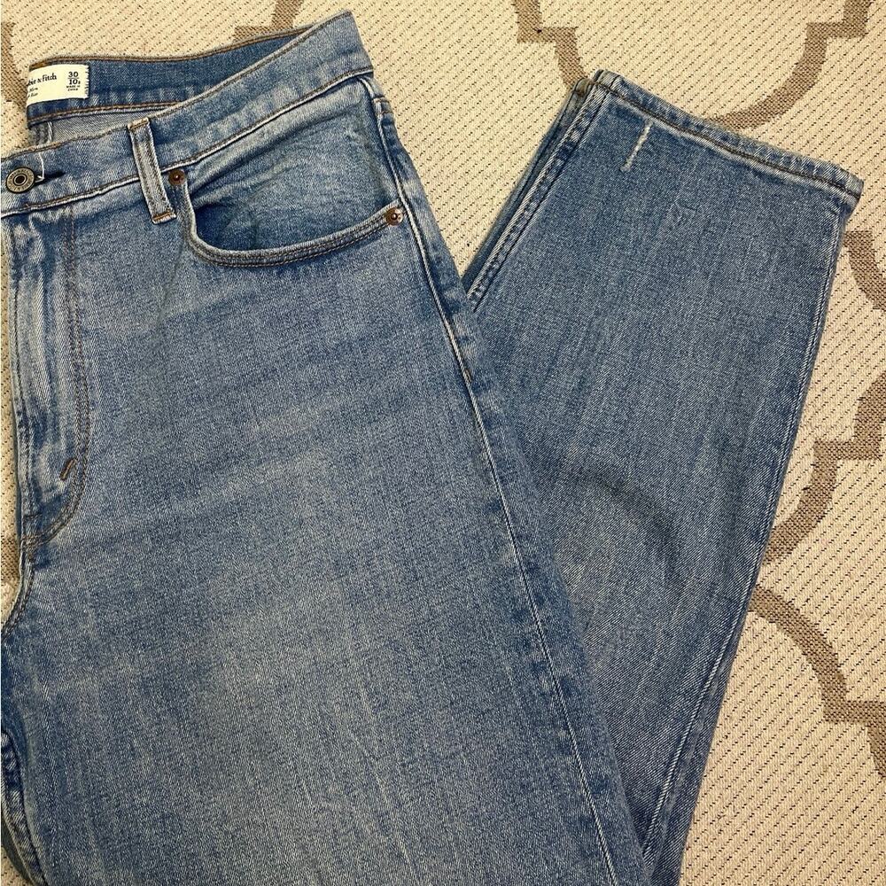 Abercrombie & Fitch The Mom High Rise Blue Jeans, size 10 short